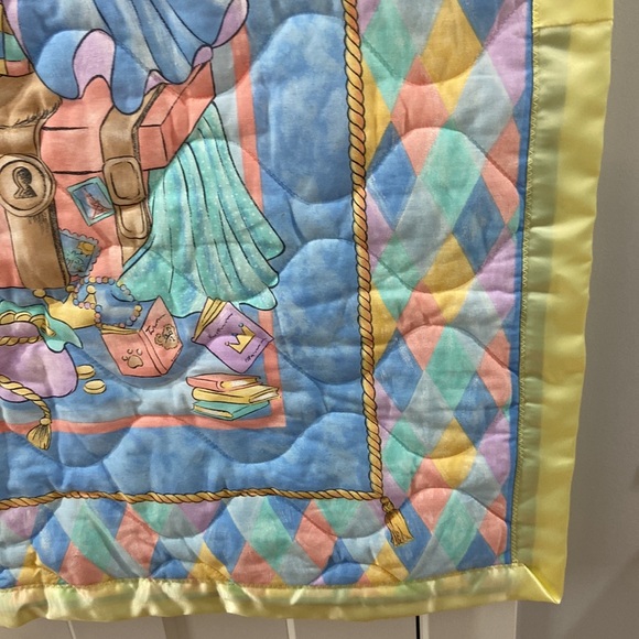 Vintage Baby Blanket Bears playing dress up 💕
Shows light wear from age & play - Picture 4 of 16